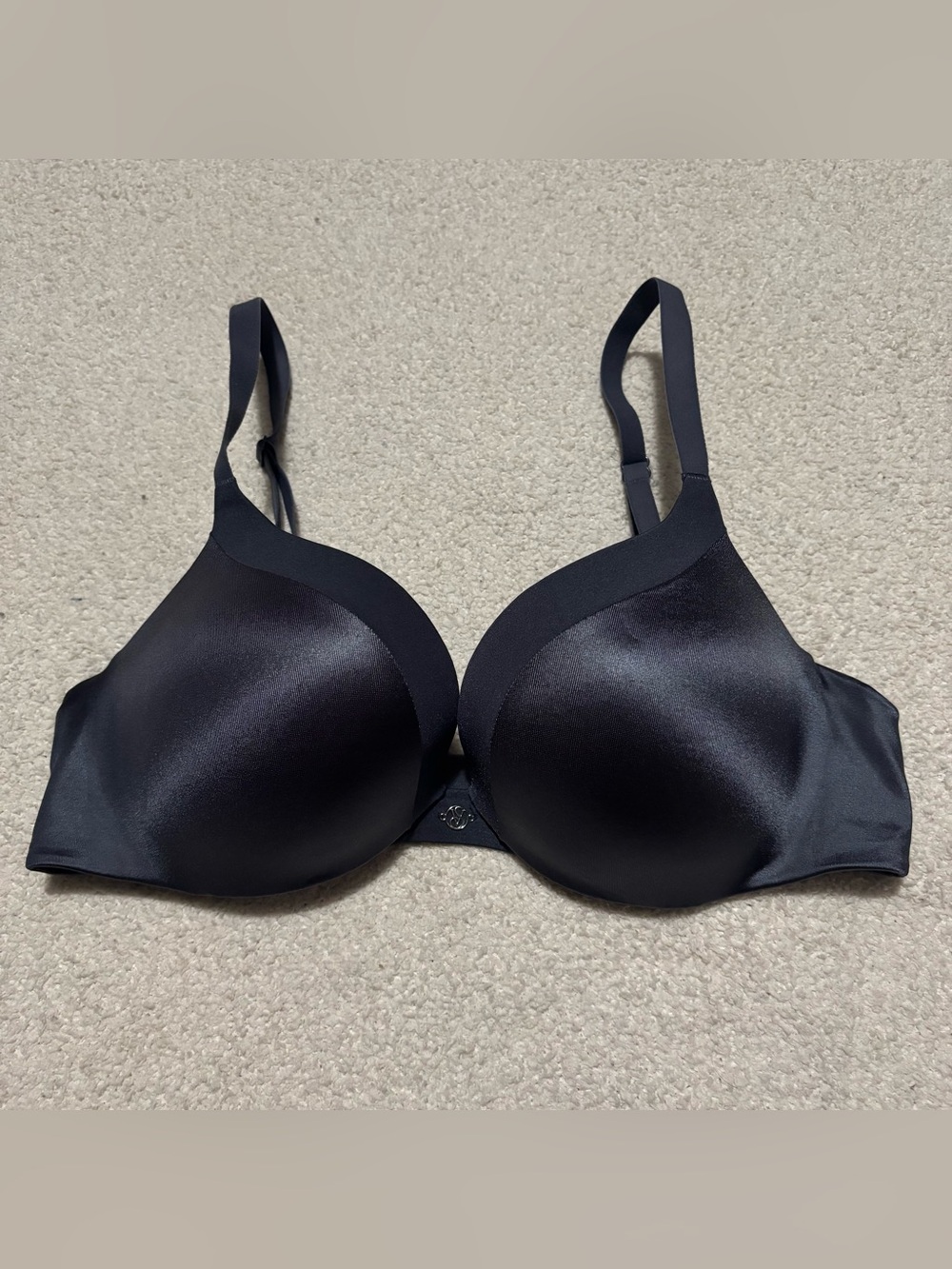 Victoria's Secret Very Sexy Smooth Satin Plunge Push Up Bra 34B
